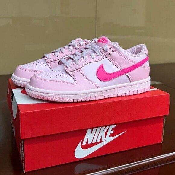 🌸Nike Dunk Low Triple Barbie Pink Women's Shoes - Picture 2 of 4